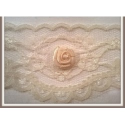Fleur en satin Bouton de Rose Mini Embellissement, Ecru 1 cm (sachet de 5) Embellisements pour  Mariage - Couture & divers
