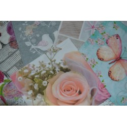 Serviette en papier motifs Roses en Folie   (vendue à l'unité,  30 x 30 cm)