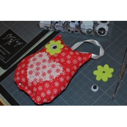 Pompon Textile en Nylon coloris Rouge  (7,5 cm), ou breloque textile, Vendu à l'unité