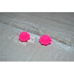 Perles très fines, forme bouton de Fleur dalhias, en résine, 15x8 mm, la taille du trou 1,5 mm,  lot de 2, couleur rose fluo
