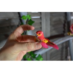 Oiseau miniature en plume jaune orangé , à suspendre ou pour embellissement ,1pièce 7 x 4,5 cm