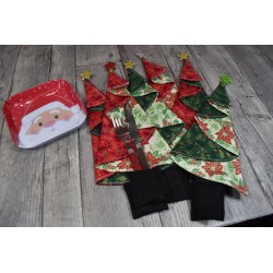 Tissu Coton BIO GAMM Feuilles dorées baies Noël fond Vert par10cm