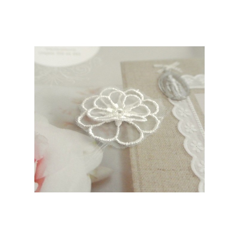 Appliqué Fleur (vendu à l'unité) -2couches blanche mariage couture 3.5 cm (Lot ZZ01) Sélection "Dans mon Grenier" Appliqué Fleur (vendu à l'unité) -2couches blanche mariage couture 3.5 cm (Lot ZZ01) Sélection "Dans mon Grenier"